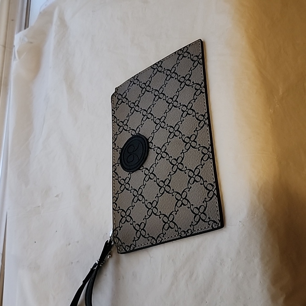UNBRANDED WRISTLET